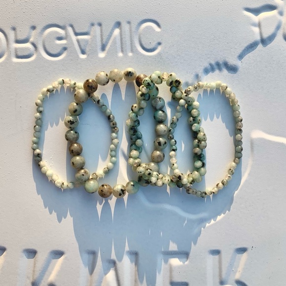 Natural Pale Green Kiwi Jasper Smooth Round Gemstone Bead Bracelet Stack - Picture 10 of 11